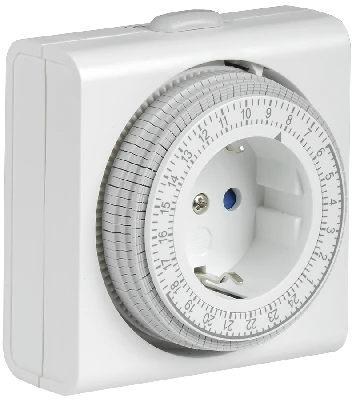 РТМ-3 Розетка-таймер механ. 15мин 24ч 96on/off 16А IP20 IEK